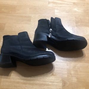 Towne by London fog waterproof booties